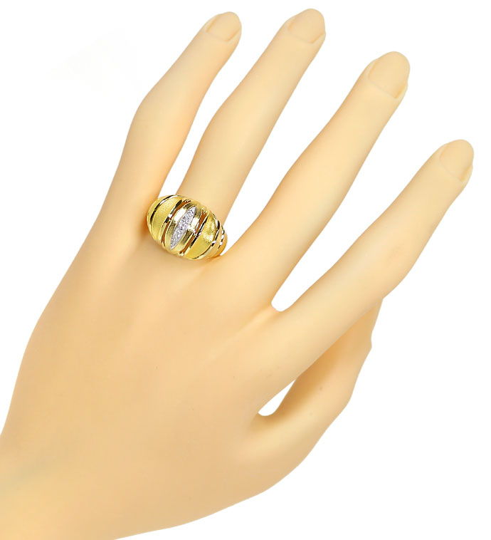 Foto 4 - Breiter Gelbgoldring mit Diamanten im Weißgoldstreifen, S9853